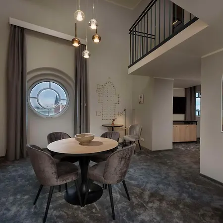 Hotel Wasserturm Cologne, Curio Collection By Hilton