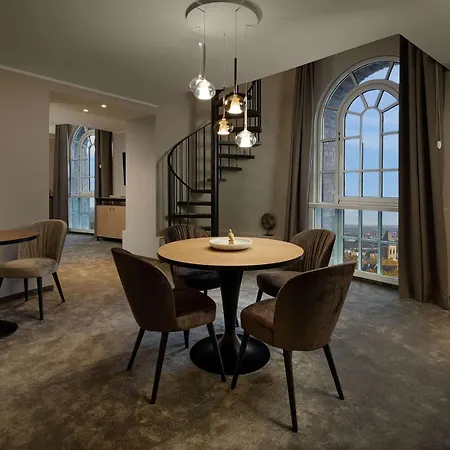 Hotel Wasserturm Cologne, Curio Collection By Hilton