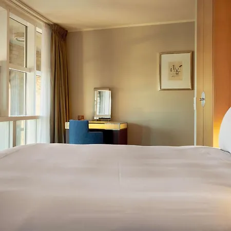 Hotel Wasserturm Cologne, Curio Collection By Hilton Köln