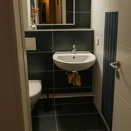 Art Apartment *