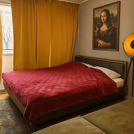 Art Apartment *