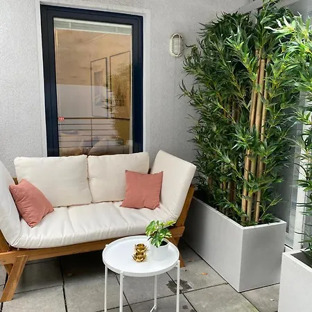Bohochic Im Herzen Koelns Mit Balkon *