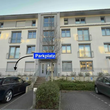 Homestay Nahe Messe - Privates Gaestezimmer Mit Bad In Einer Cologne