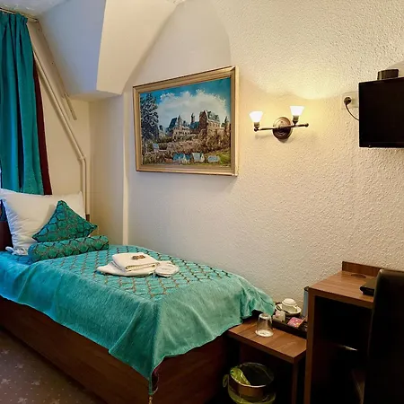 Hotel Und Restaurant Loewenbraeu 3*