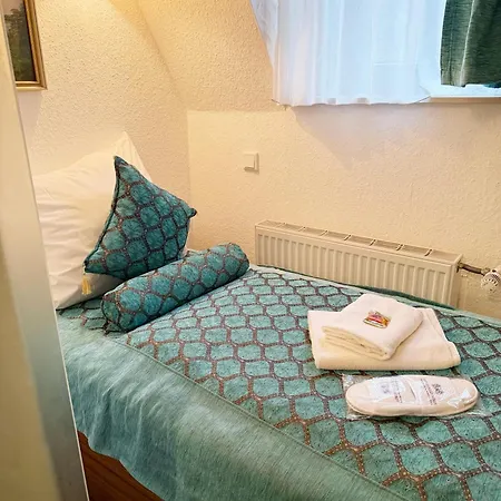 Hotel Und Restaurant Loewenbraeu 3*