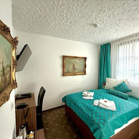 Hotel Und Restaurant Loewenbraeu Cologne