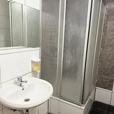 Garni Emir 3* Cologne