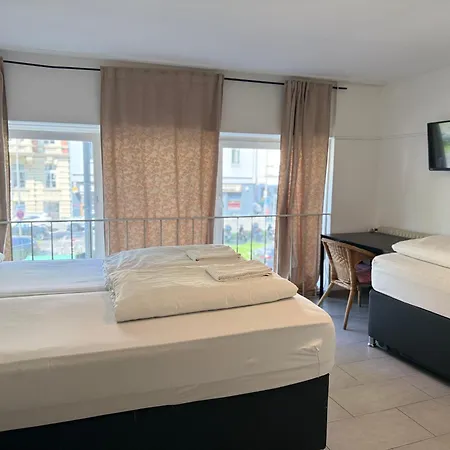 Garni Emir 3* Cologne