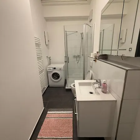 1 In Location-lilac Apartment