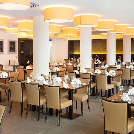 Hotel Stadthotel Am Römerturm 4*