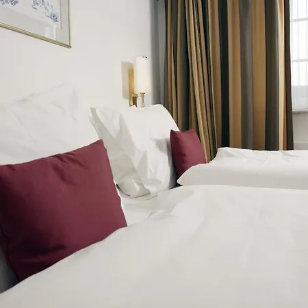 Mercure Friesenstrasse Hotel 4*
