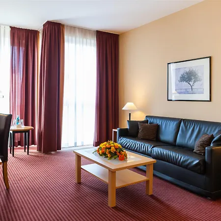 Plaza Premium 4* Cologne