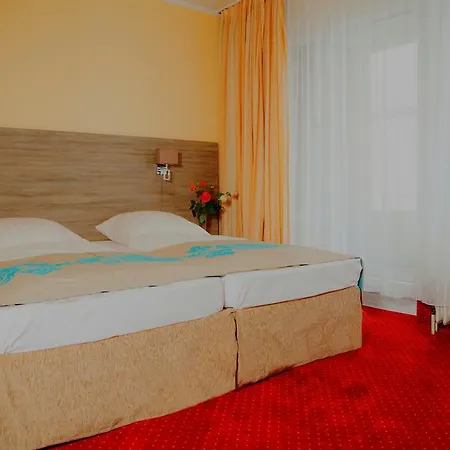 Lorien Hotel