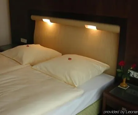 Royal 3*