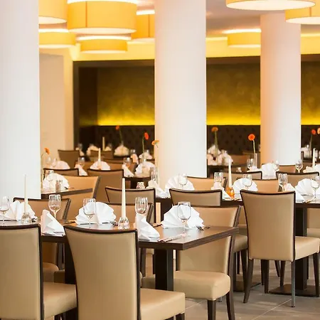 Stadthotel Am Römerturm Hotel 4*