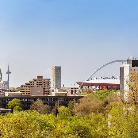 Deutz Apartment Cologne