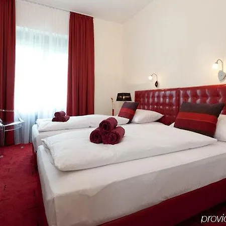 Esplanade Hotel 3*