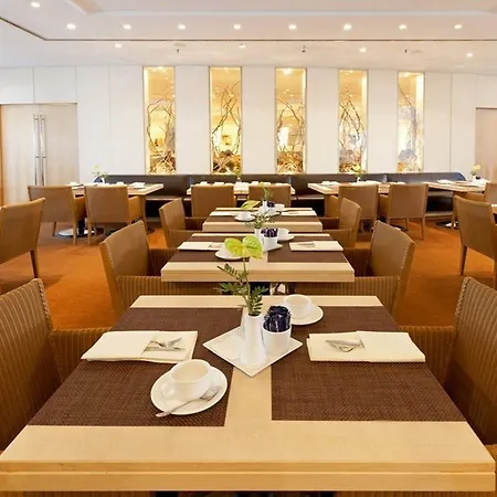 Hotel Dorint An Der Messe 4*