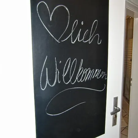 Koeln-poll Apartment *