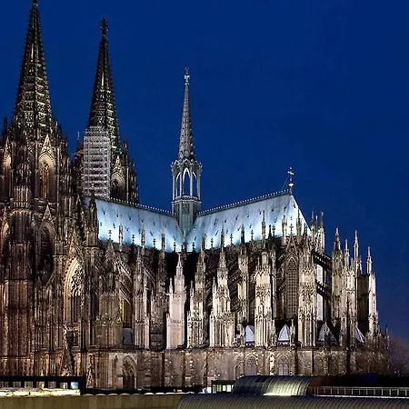 - City, Trade Fair, E-werk Apartment Cologne
