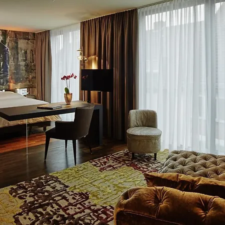 Savoy Hotel 4*
