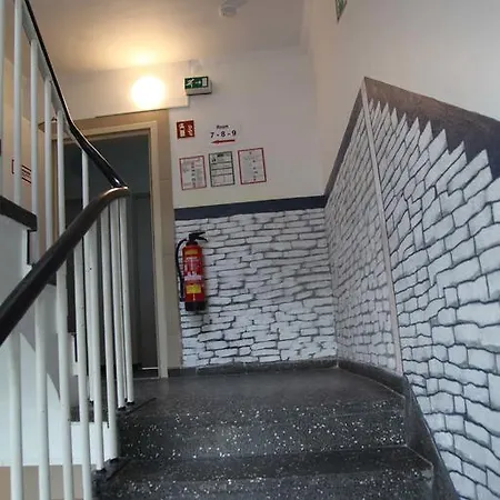 Moji Hotel 2*
