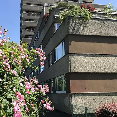 Deutz Apartment *