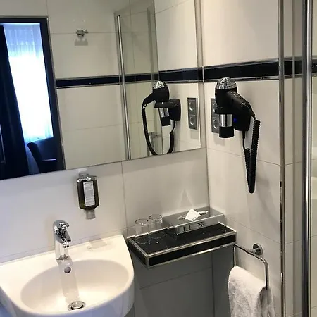 Mauritius Komfort In Der Altstadt Keulen