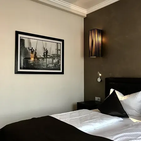 Mauritius Komfort In Der Altstadt Keulen