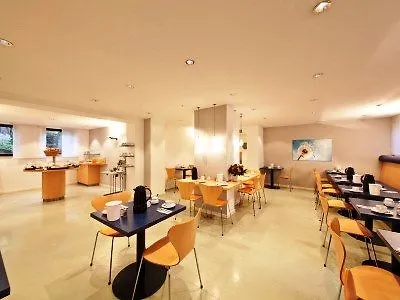 沉默花园科隆布鲁克诺富姆酒店 4*