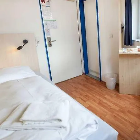 Hotel A&o Dom 2*