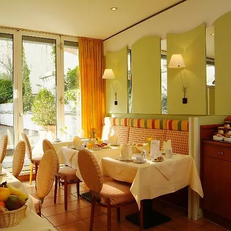 The Ascot Colónia