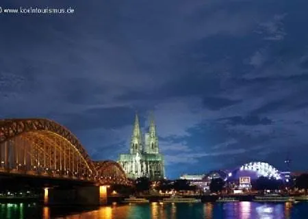Cerano Am Dom Hotel Colonia