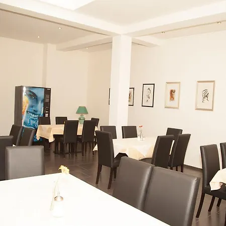Hotel A&o Koeln Hauptbahnhof 2*
