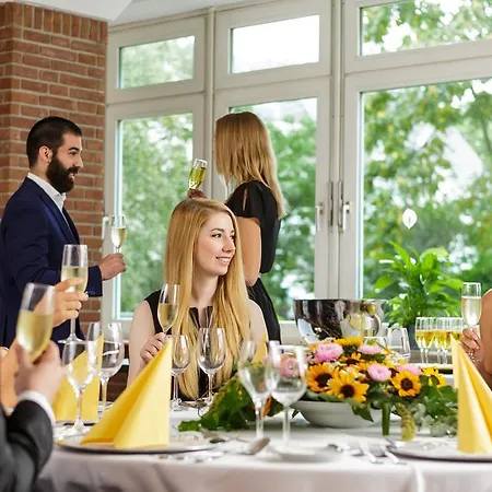 Messehotel Koeln-deutz Hotel 3*
