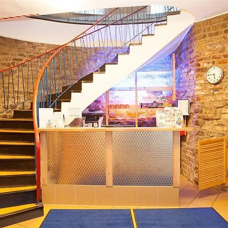 Hotel A&o Dom 2*