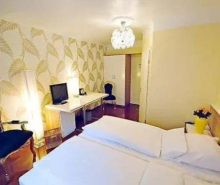 Hotel Boutique 003 Am Dom 3*