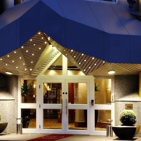 Leonardo 4* Köln