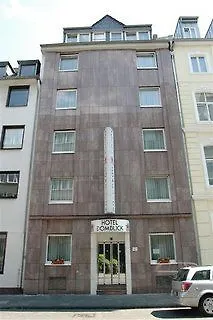 多姆布里克·伽尼酒店 3*
