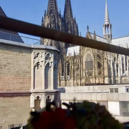 Am Museum Cologne