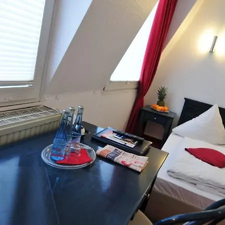 Cerano Am Dom Hotel
