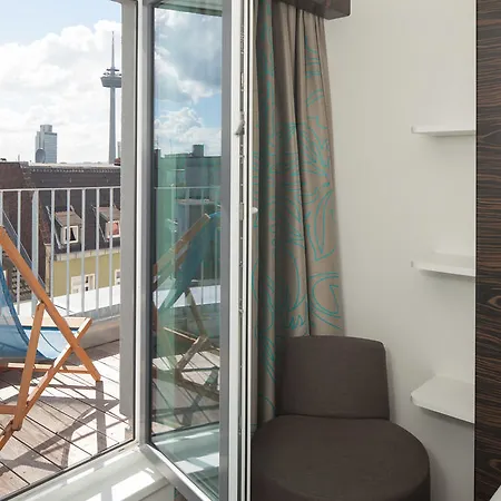 Hotel One Koeln-mediapark