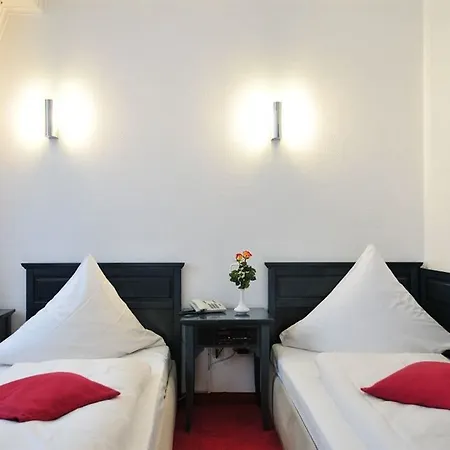 Cerano Am Dom Hotel