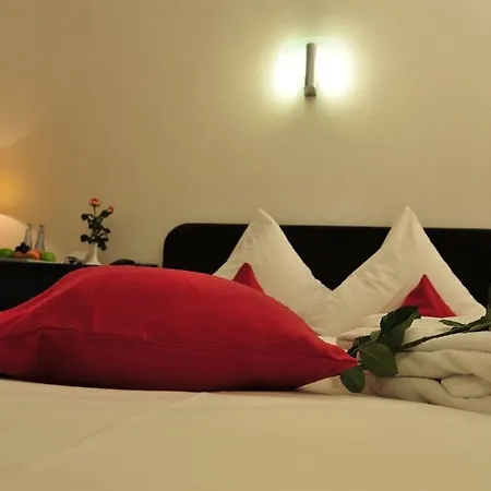 Cerano Am Dom Hotel 3*