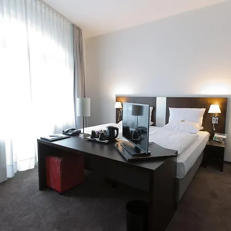 Astor & 4*