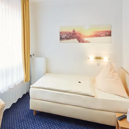 Weber Hotel 3*