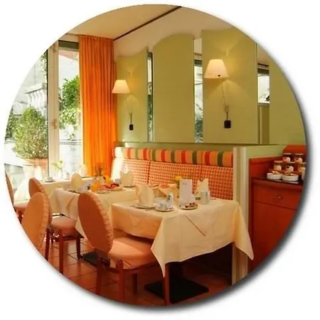 Отель The Ascot 4*