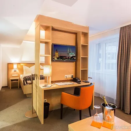Stadthotel Am Römerturm 4*