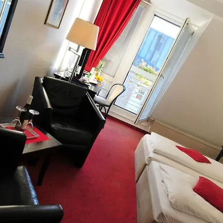 Cerano Am Dom Hotel 3*