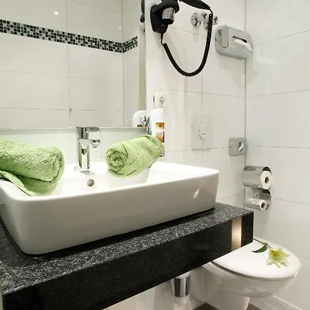 Hotel Warsteinerhof By Centro Comfort Cologne